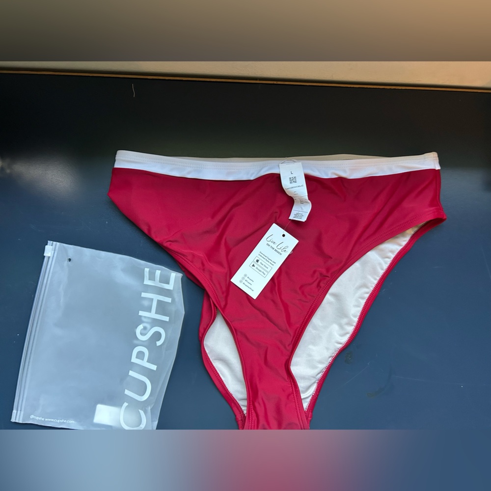 Large Cupshe Red w/White Trim Bikini Bottoms NWT